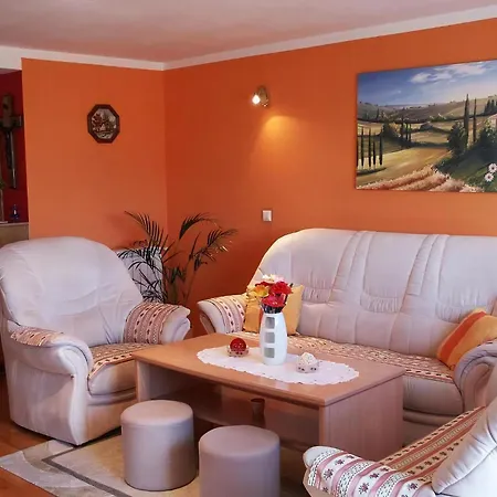 Mit Panoramablick In Ruhiger Lage * Kaštel