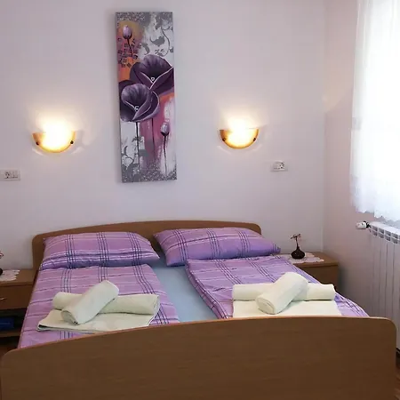 Mit Panoramablick In Ruhiger Lage * Kaštel
